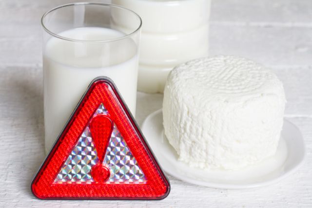 乳製品アレルギーと上手に付き合う：症状、原因、対処法、代替食品まで完全ガイド